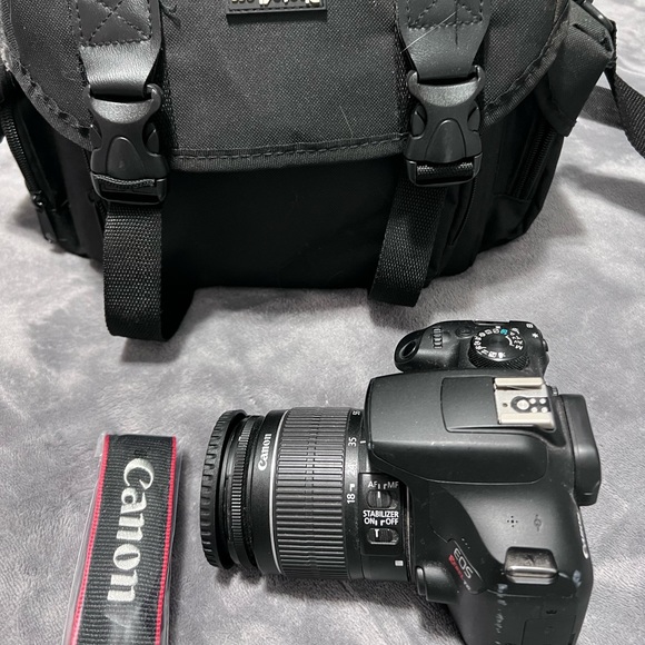 Canon Camera and a full kit with a bag and two additional lenses - Picture 2 of 10